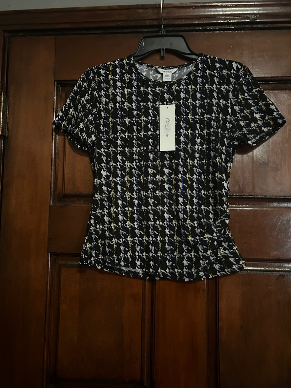 Chaus Navy and Cream Houndstooth Short Sleeve Knit Top